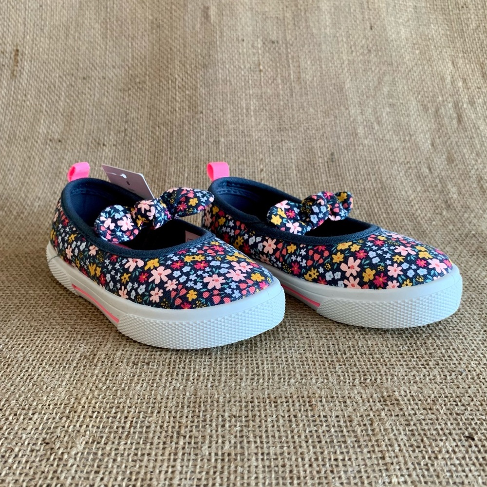 CARTER’S Toddler Girls Slip-on Mary Jane Sneaker 8